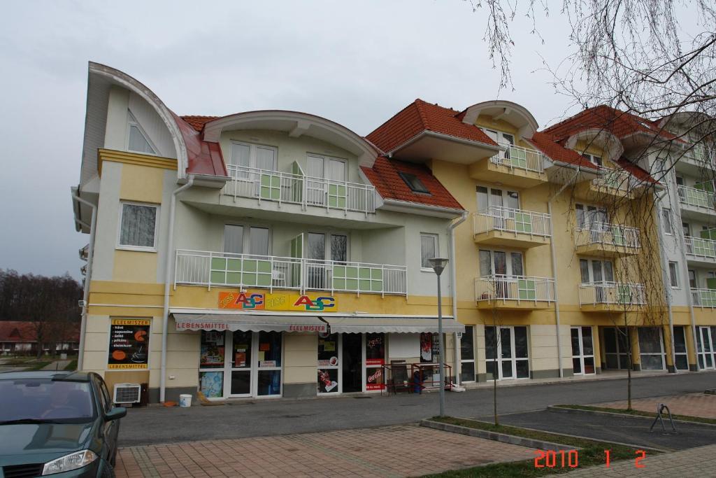 Lilla Wellnessapartman Залакарош Экстерьер фото
